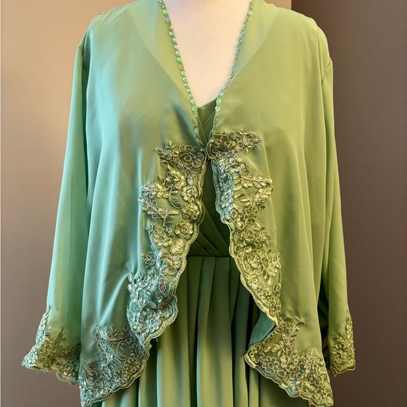 Green Flutter Sleeve V-Neck Gown for Wedding w/jacket - Picture 7 of 9